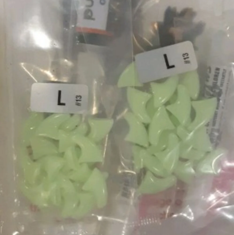 BRAND NEW PURRDY PAWS GLOW IN THE DARK NAIL CAPS FOR LARGE 14LB+ SAFE & HUMANE